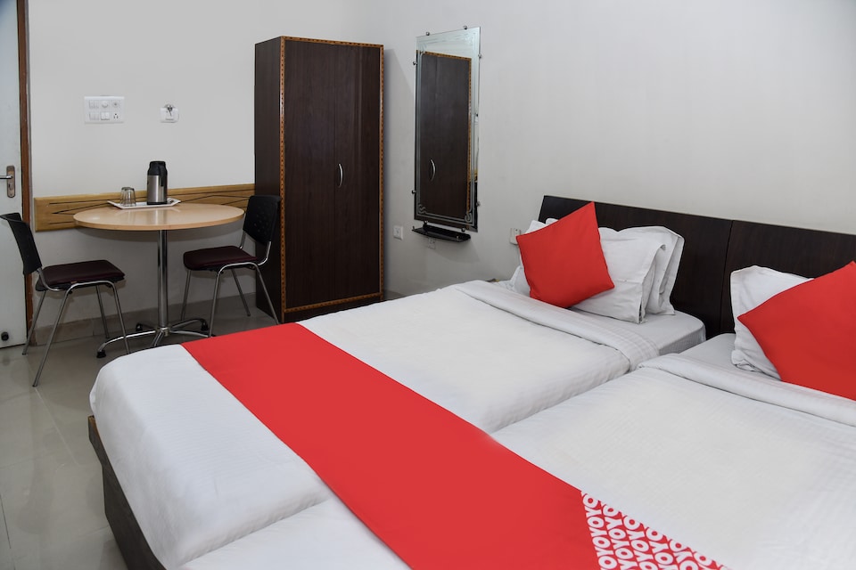 OYO 14732 Hotel Buddha International, Patna Station, Patna