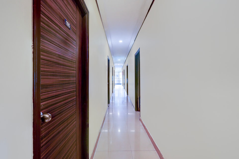 OYO Hotel O Renigunta Near Railway Station, Renigunta Road Tirupati, Tirupati
