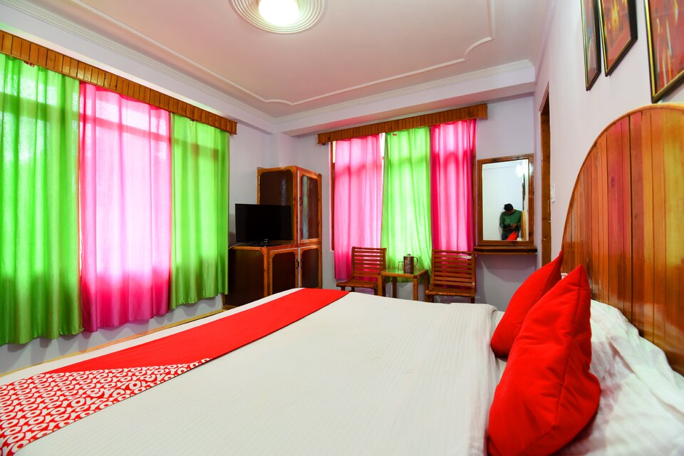 OYO Home 14740 Pleasant Family Studio, Kanyal Road, Manali