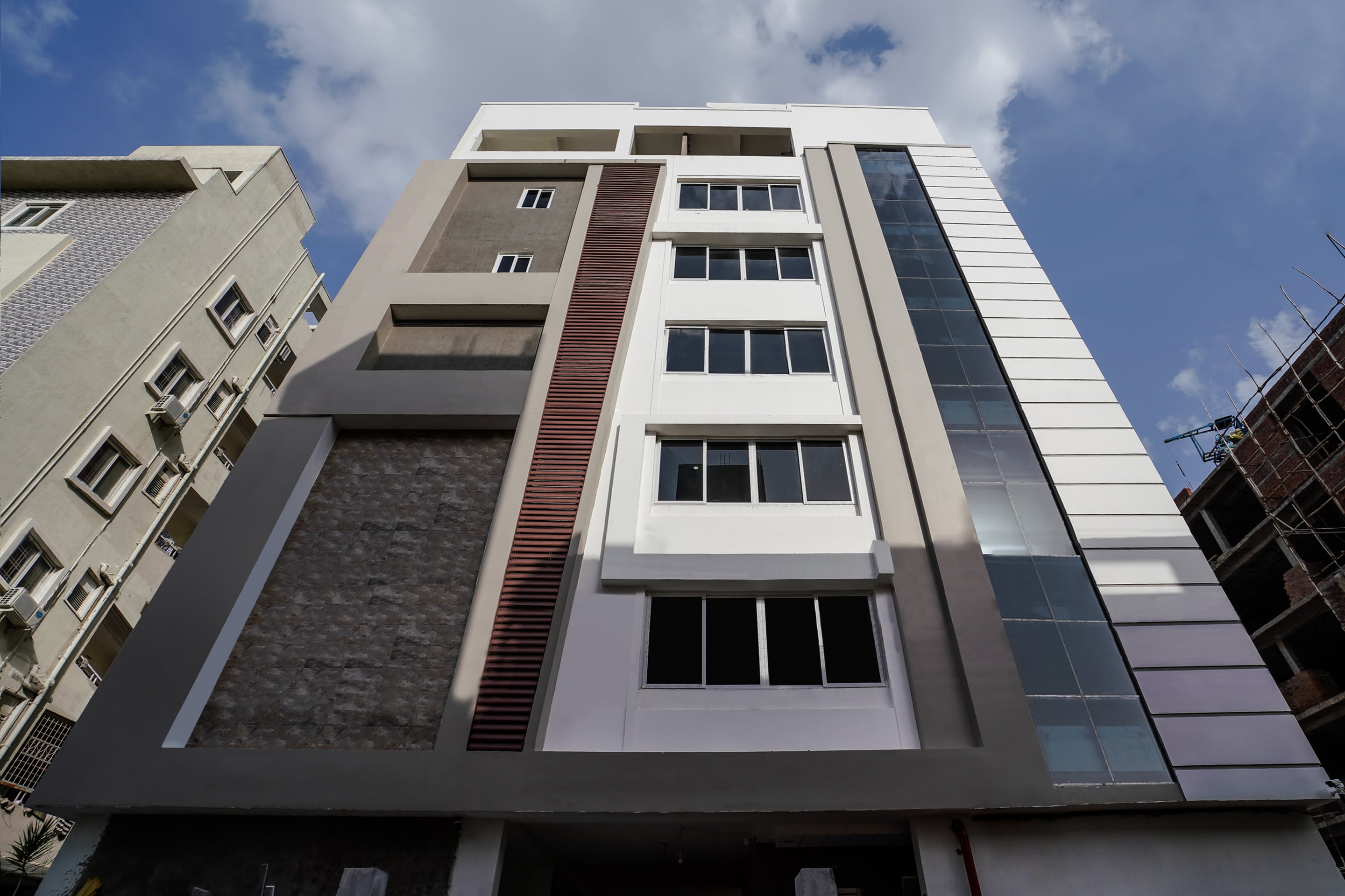 OYO 14745 Veeraj Suites