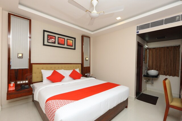 OYO Hotel President