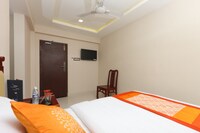 OYO Hotel President