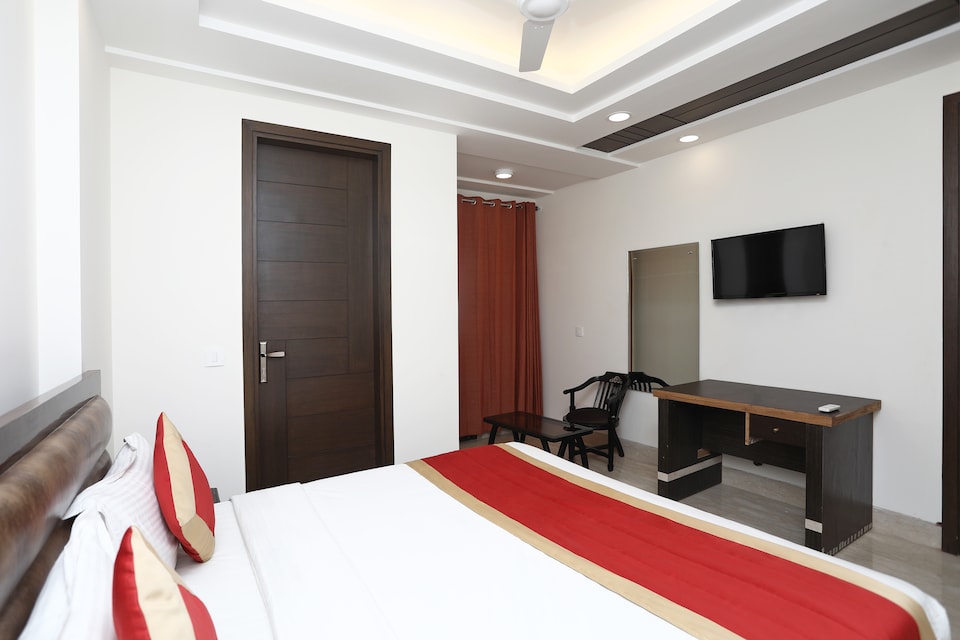 OYO 14765 Amar Villa, AIIMS Delhi, Delhi