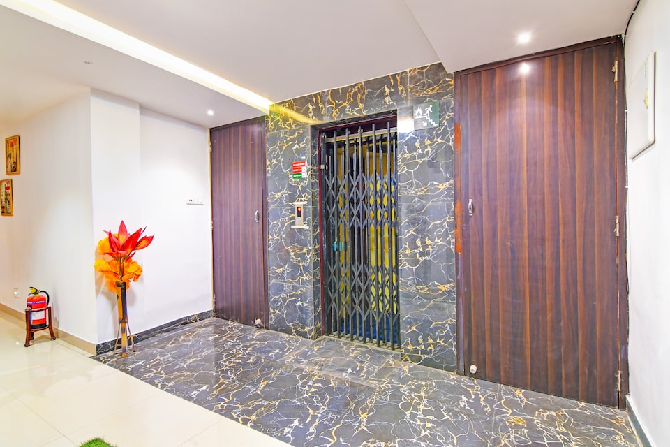 Super Hotel O Baguiati Formerly GR Hospitality, VIP Road Kolkata, Kolkata