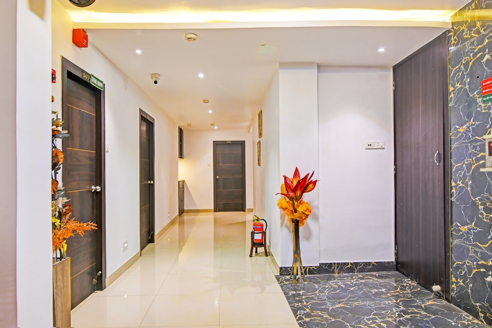 Super Hotel O Baguiati Formerly GR Hospitality, VIP Road Kolkata, Kolkata