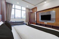 SPOT ON Hotel Royal Stay Metro View