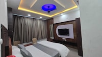 SPOT ON Hotel Royal Stay Metro View