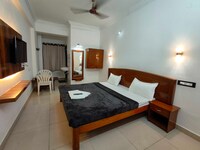 SPOT ON Shiva Residency