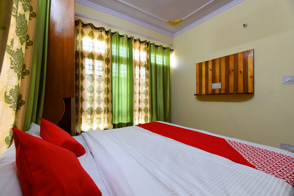 OYO Home 14781 Luxurious 2bhk Kachighatti, ISBT Tutikandi, Shimla