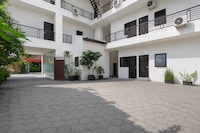 Hotel O near Pakuwon Mall formerly House Of Alfita