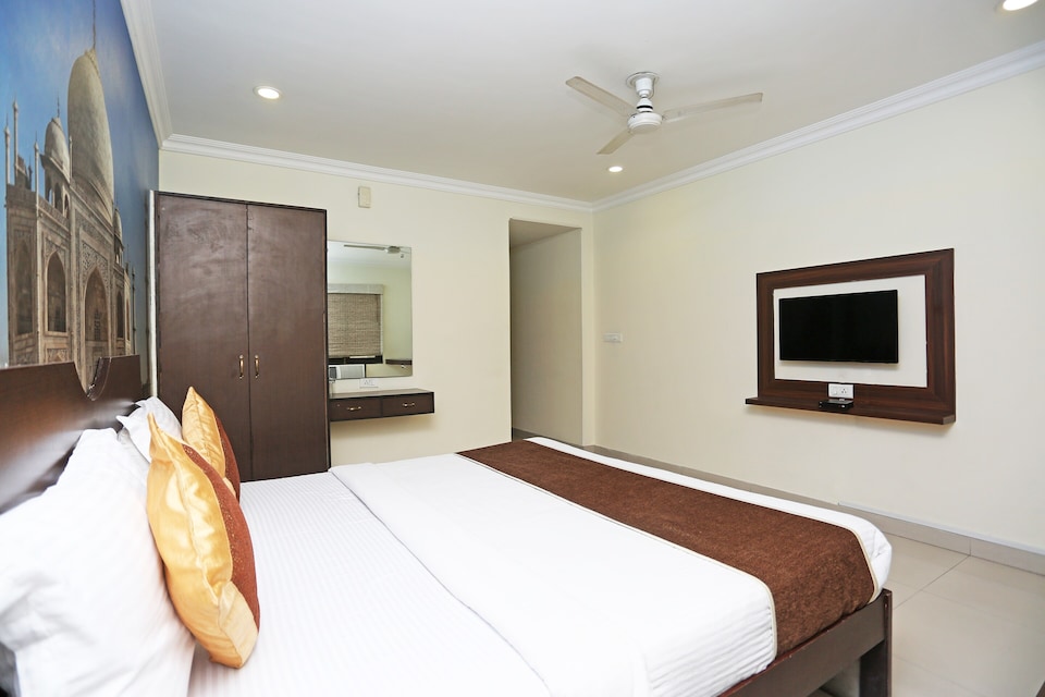 OYO Hotel Taj Heritage, Fatehabad Road, Agra