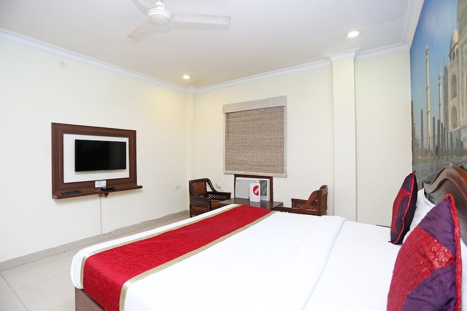 OYO Hotel Taj Heritage, Fatehabad Road, Agra