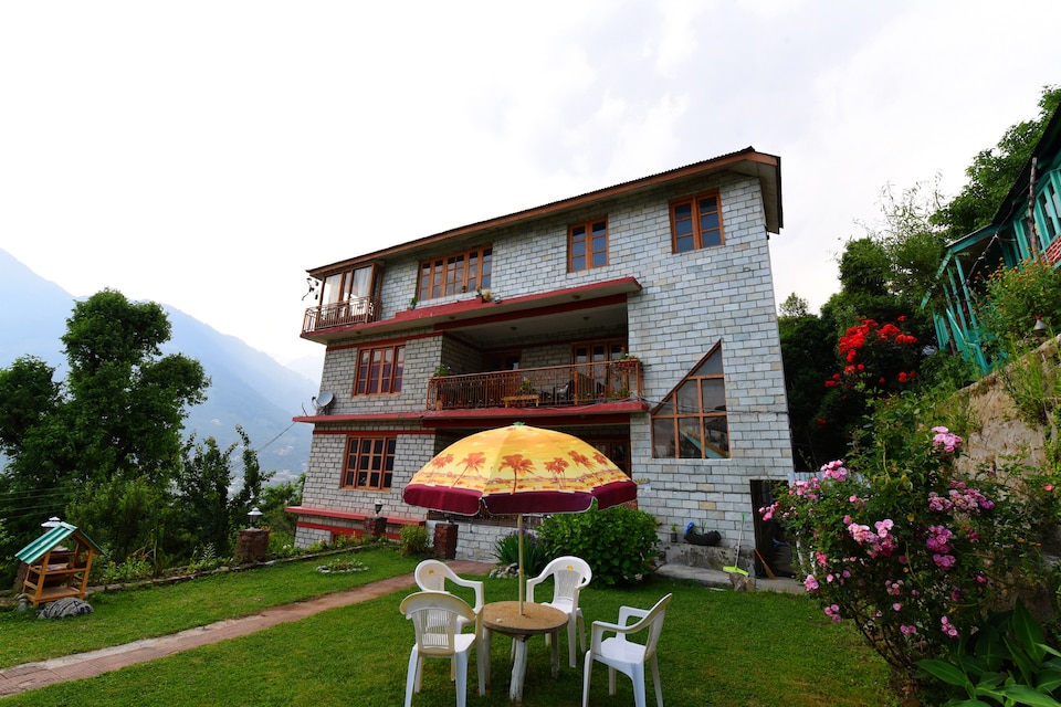 OYO Home 14787 Mount View Stay, Naggar Road, Manali