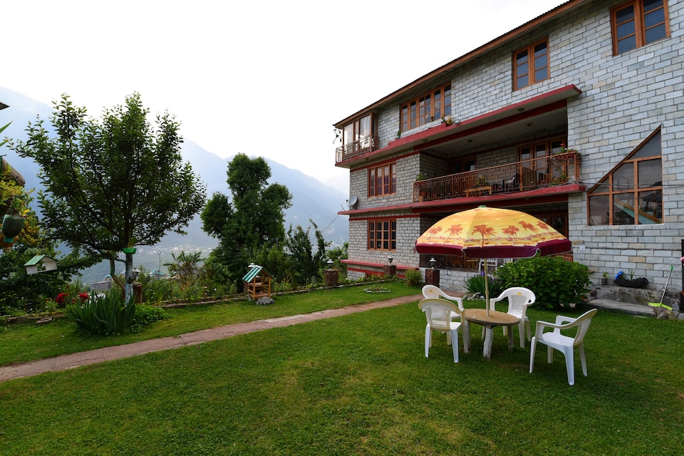 OYO Home 14787 Mount View Stay, Naggar Road, Manali