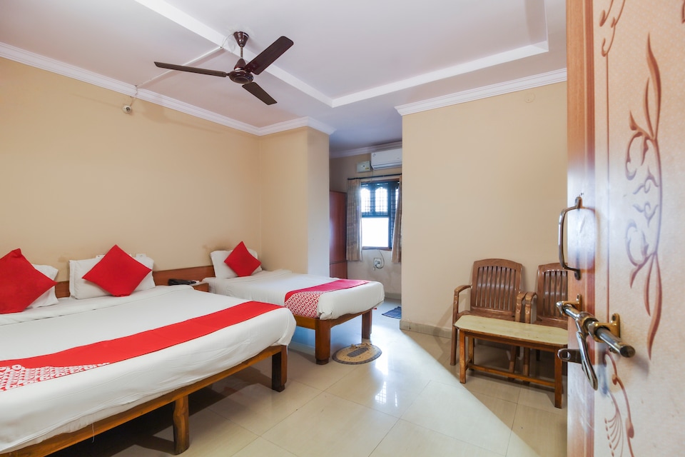 OYO 14788 Sri Srinivasa Residency, Chandanagar, Hyderabad