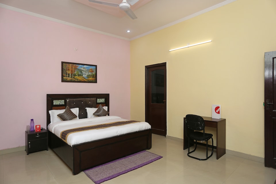 OYO Homeystay Comfort, Faridabad, फरीदाबाद