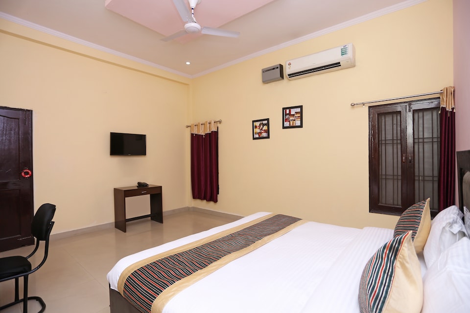 OYO Homeystay Comfort, Faridabad, फरीदाबाद