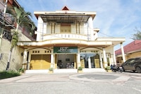 Collection O near Living World Pekanbaru formerly UIN Suska