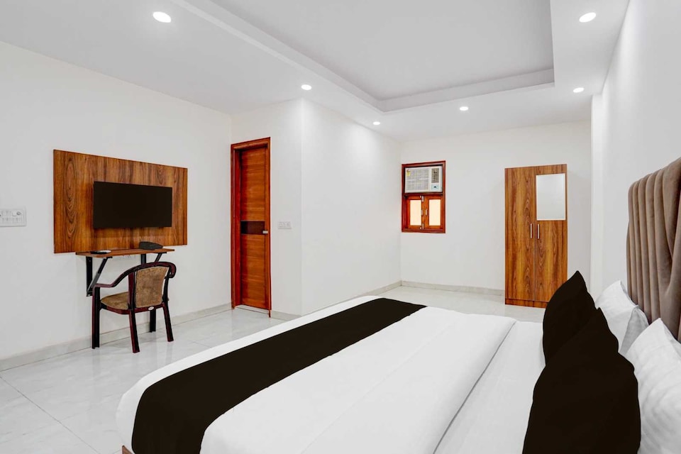 Townhouse Manglapuri Delhi Formerly Cozy Stays, Dwarka Delhi, Delhi
