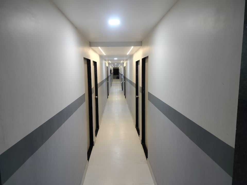 Spot On Shivam rooms, Dahod, Vadodara
