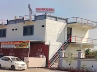 Spot On Shivam rooms