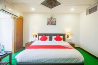 OYO Flagship Hotel Silver Inn