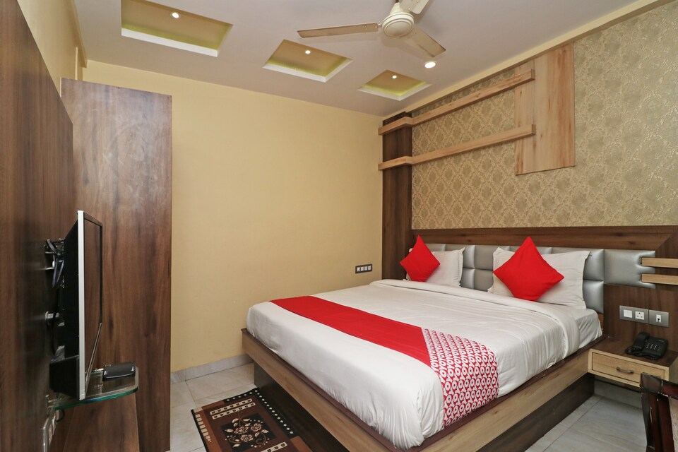 Capital O Rajkamal Palace, Cantt, Varanasi