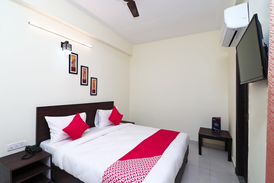 OYO 14811 Hotel Royal Monarch, Rapti Nagar Gorakhpur, Gorakhpur