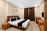 Collection O Anand Junction Formerly Golden Retreat Hotel