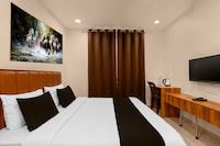 Collection O Anand Junction Formerly Golden Retreat Hotel