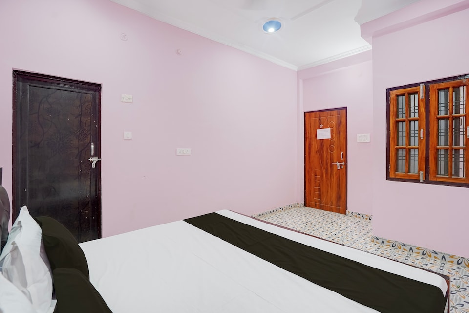 Hotel O Relax Inn, Gomti Nagar Lucknow, Lucknow