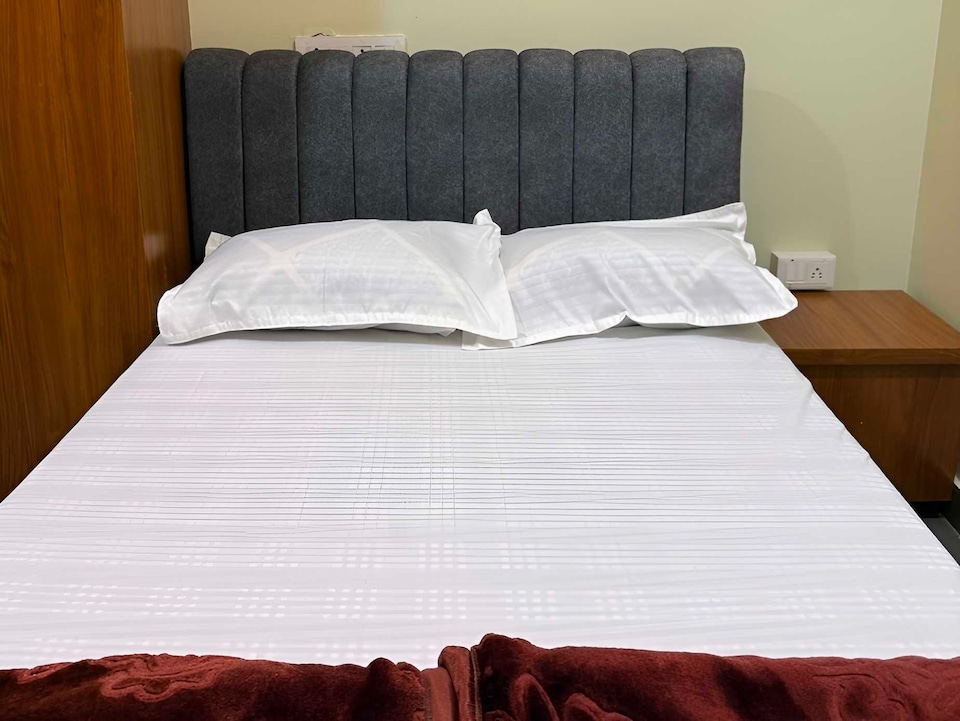 Spot on Mayur Guest House, Kolar Road, Bhopal