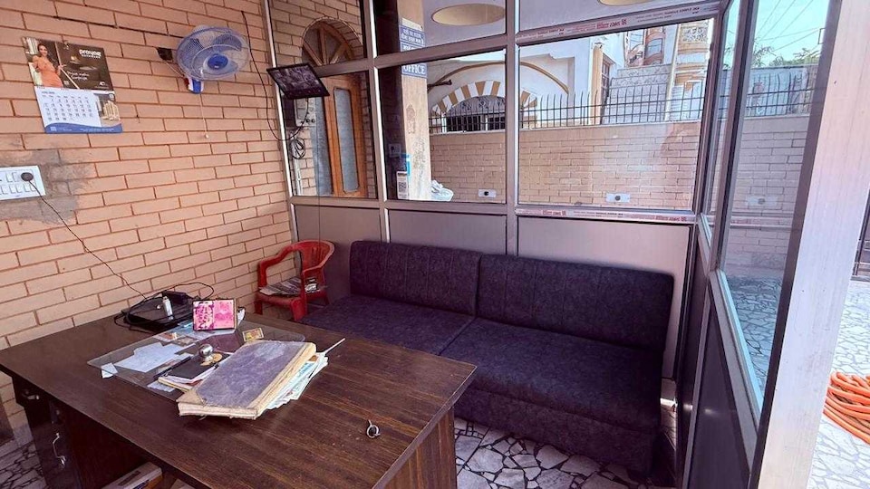 SPOT ON RUCHI GUEST HOUSE, Barra Kanpur, Kanpur