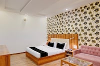Townhouse Kurukshetra University Formerly Hotel Sr Grand