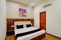 Townhouse Kurukshetra University Formerly Hotel Sr Grand