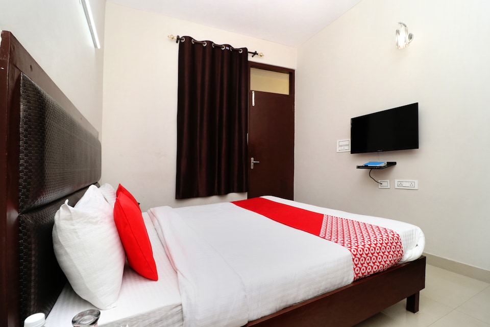 OYO 14832 Hotel Rooftop, Zirakpur, Zirakpur