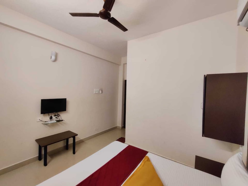 Hotel O ABIRAMI GUEST HOUSE , Anna Nagar Chennai, Chennai