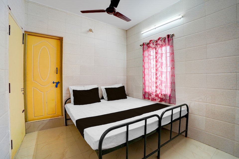 Hotel O ABIRAMI GUEST HOUSE , Anna Nagar Chennai, Chennai