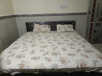 Spot On Ayansh Guest House