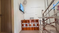 Hotel O KC Guest House