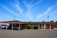 Southern Inn Lake Village Near Greenville MS 1