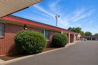 Southern Inn Lake Village Near Greenville MS 1