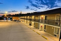 Economy Inn Sweetwater I-75