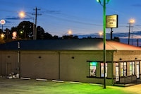 Economy Inn Sweetwater I-75