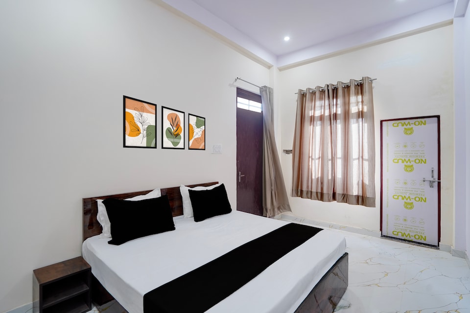 Hotel O MB Inn, Hazratganj Lucknow, Lucknow
