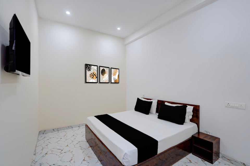 Hotel O MB Inn, Hazratganj Lucknow, Lucknow
