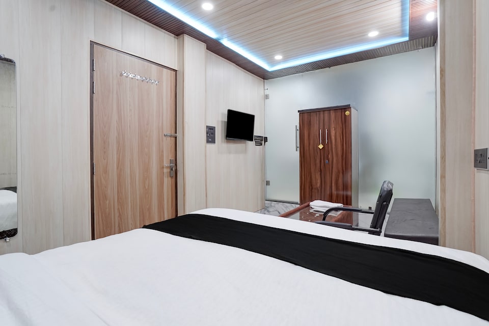 Hotel O Naubasta Crossway Kanpur Formerly Time, Barra Kanpur, Kanpur