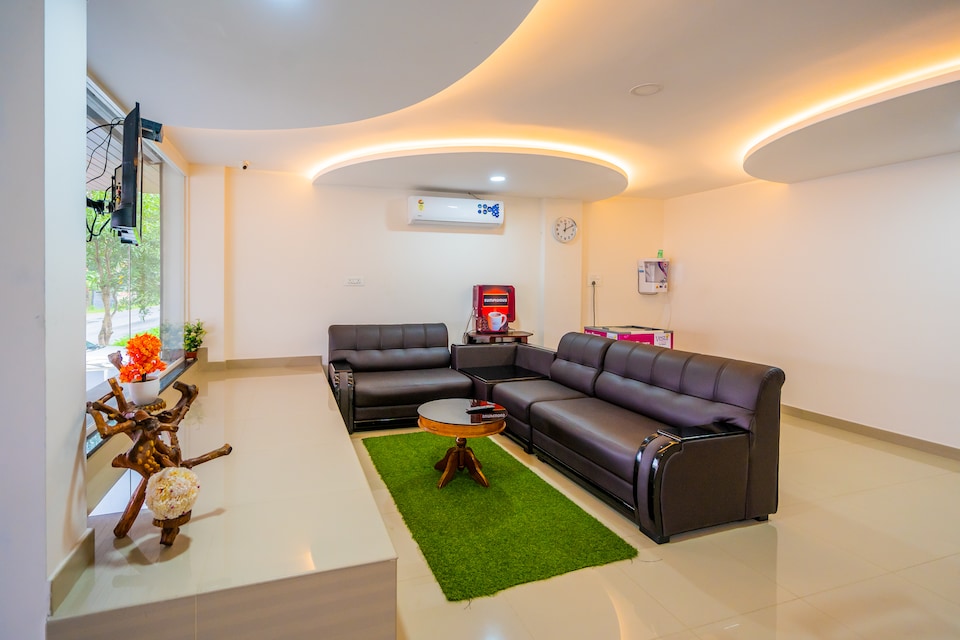 OYO 14866 Elegant Stay, Angamaly Airport, Kochi