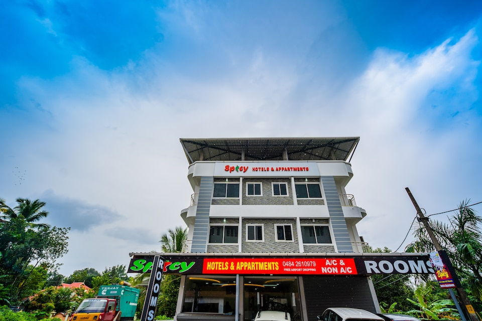 OYO 14866 Elegant Stay, Angamaly Airport, Kochi