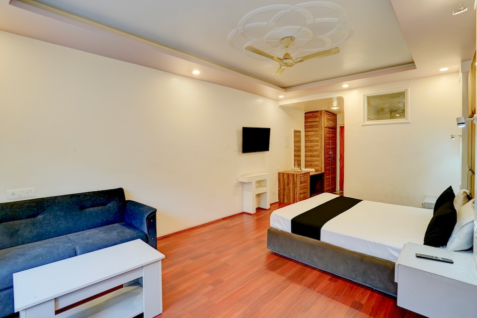 SPOT ON Golden Retreat, Rajbagh, Srinagar